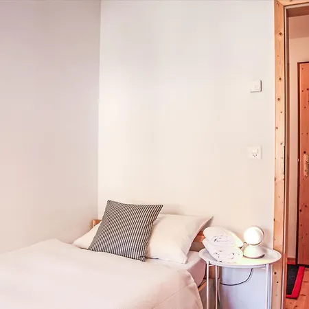 Chesa Arpschellas - Reis By Interhome Apartment Zuoz