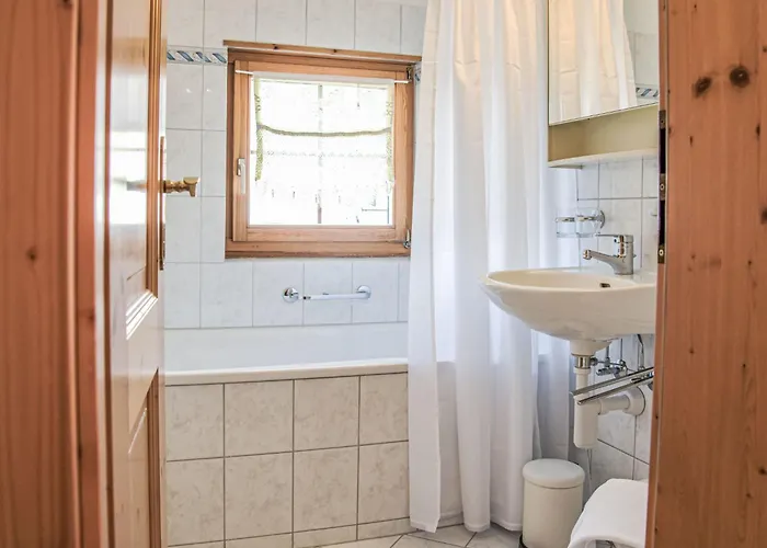 Chesa Arpschellas - Reis By Interhome *