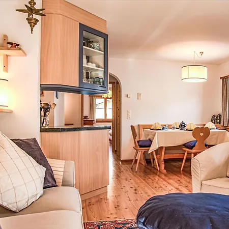 Chesa Arpschellas - Reis By Interhome *